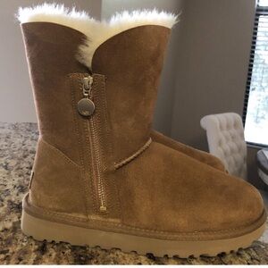 UGG Tan Boots with Cream Fur Trim,